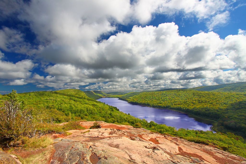 Lake of the Clouds and Escarpment Trail